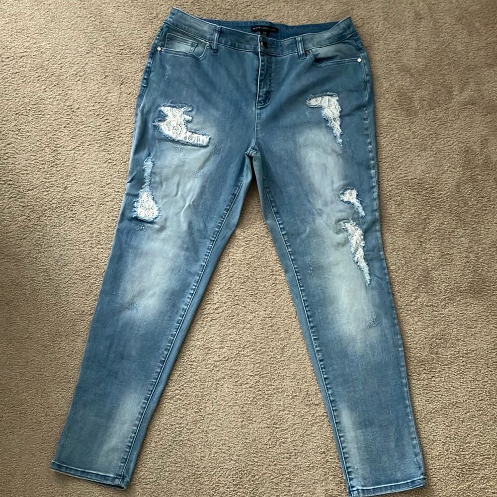 Blue Skinny Distressed Jeans with Tapered Leg